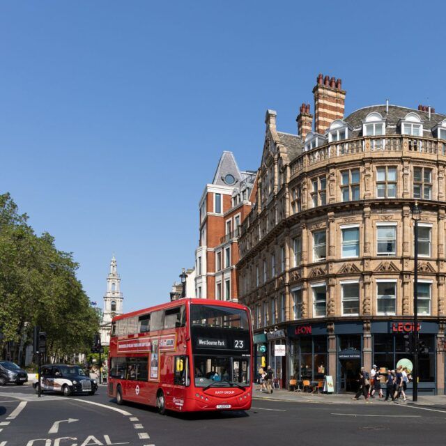 Visiting London this Summer? Secure a stylish stay for less, with up to 15% off Summer stays when you book direct at The Lincoln Suites ☀️

Discover nearby Covent Garden, Soho and Green Park during the perfect city break. Book offer now at the link in our bio.

#londonhotel #londonhotels #londonhotelroom #thelincolnsuites #visitlondon #summerinlondon #coventgarden #greenpark #soho